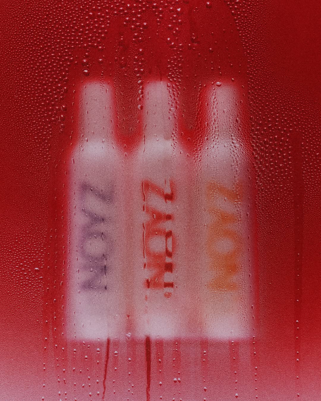 Body mistovi su beauty proizvod leta: Najpopularniji novi mirisni sprejevi za telo