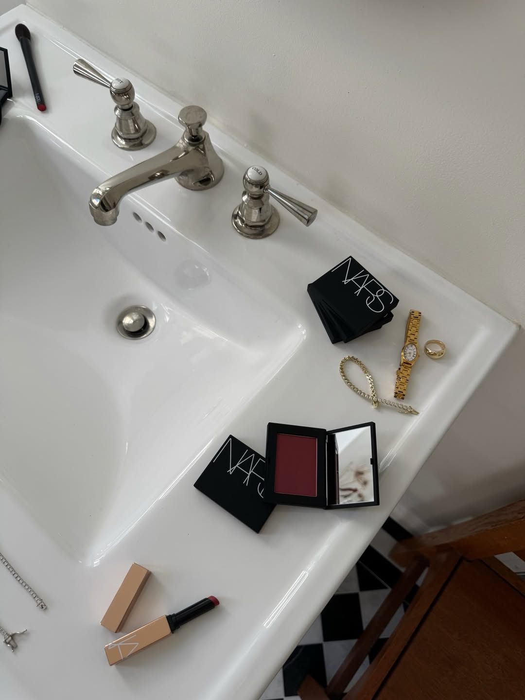 Make-up koji usporava starenje? Upoznajte svet anti-age šminke