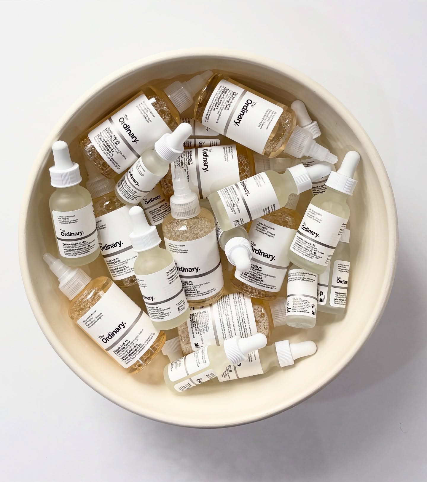 Zaboravite obične pilinge, „body exfoliating“ serumi su novi „skincare“ korak koji obožavamo