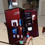 Kako radi i izgleda trostruki savitljivi telefon iz prve ruke: Isprobali smo Huawei Mate X (FOTO, VIDEO)