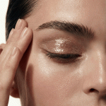 Letnji makeup dobija glamurozan zaokret uz shimer senke