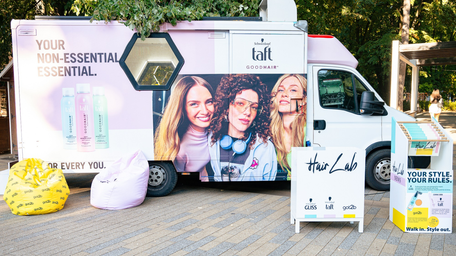 Besplatno stilizovanje i analiza kose: Regionalni Schwarzkopf Hair Lab karavan stigao u Srbiju